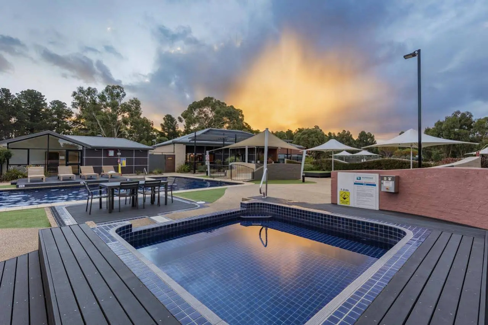 Ramada Resort by Wyndham Seven Mile Beach