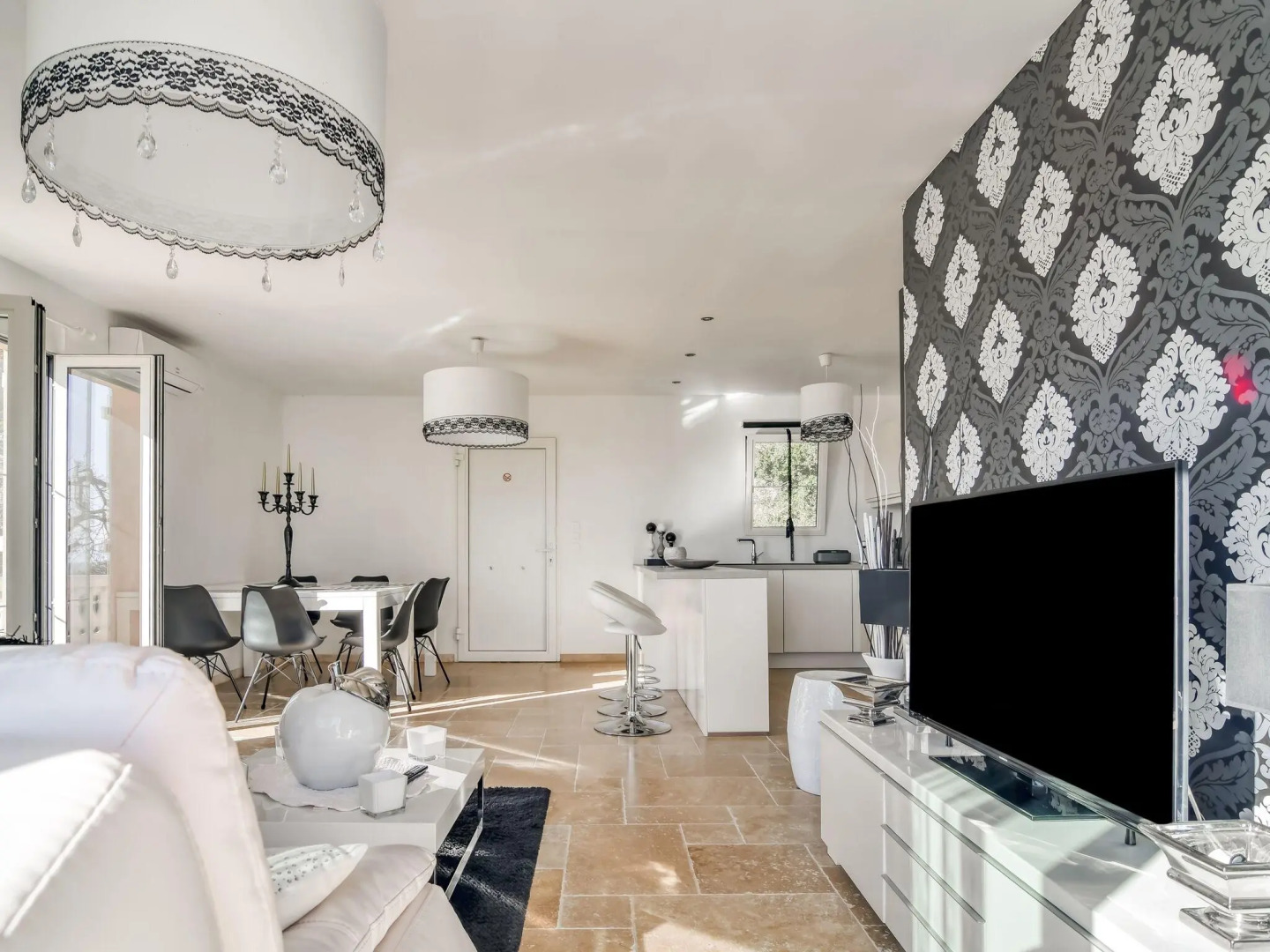 Plush Villa in Le Cannet-des-Maures with Private Pool