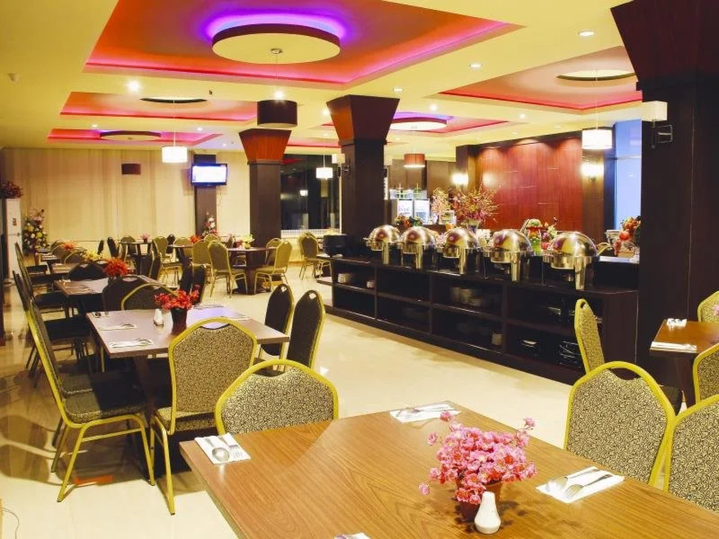 Istana Hotel & Resort