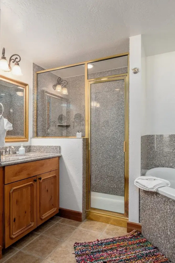 Villa 2041 2 Bed 2 Bath Full Kitchen 2 Bedroom Villa