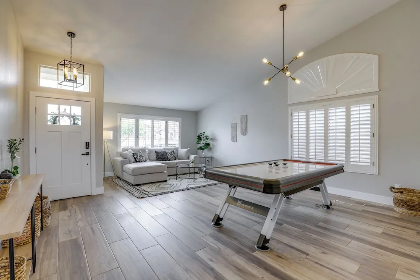 Heated Pool, 2 Mi to Dtwn: Central Peoria Home!