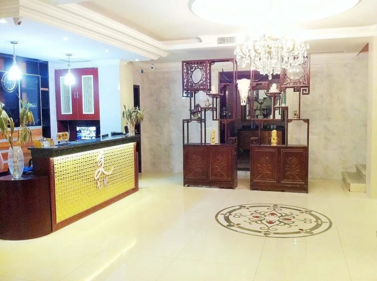 Qianglong Business Hotel - Maoxian