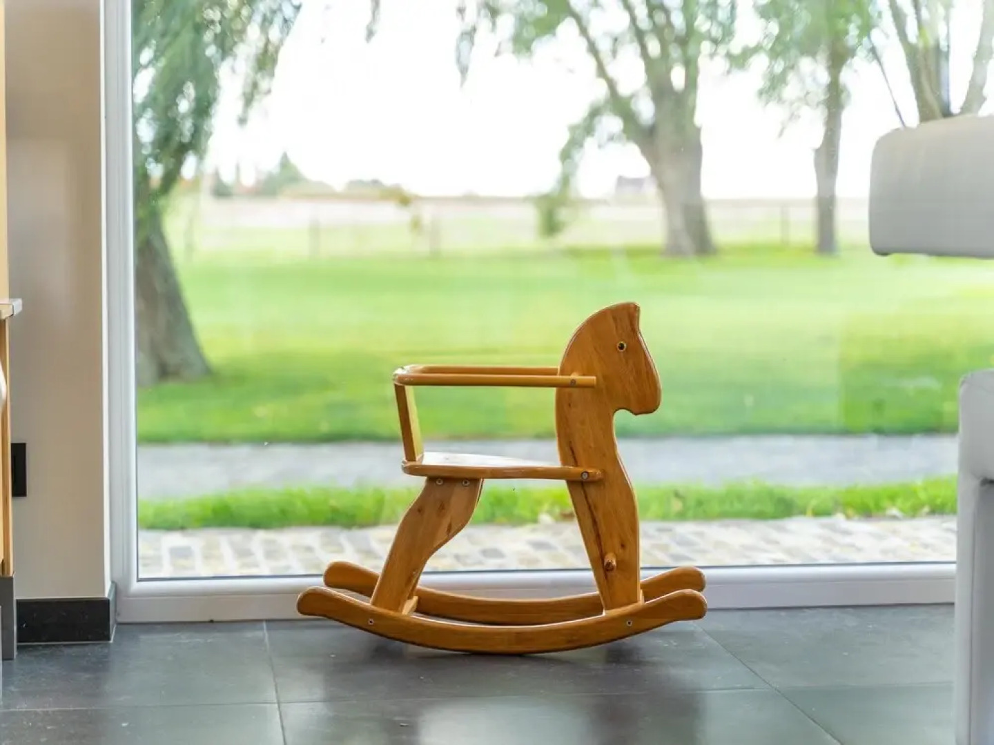 Peaceful Villa With Pond