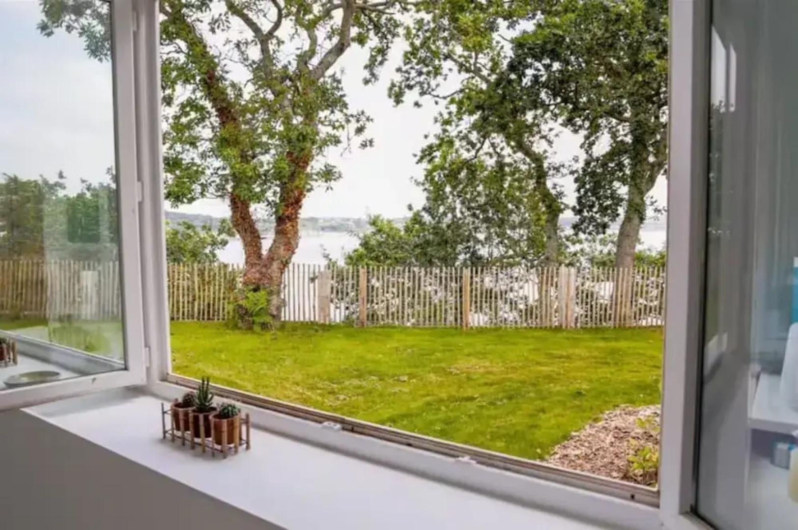 Superb Villa With sea View Near the Beach