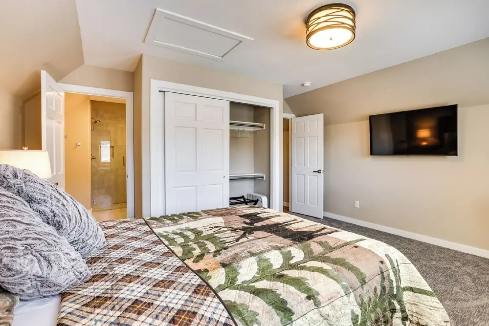 8 Mi to Keystone: Home w/ Hot Tub in Dillon