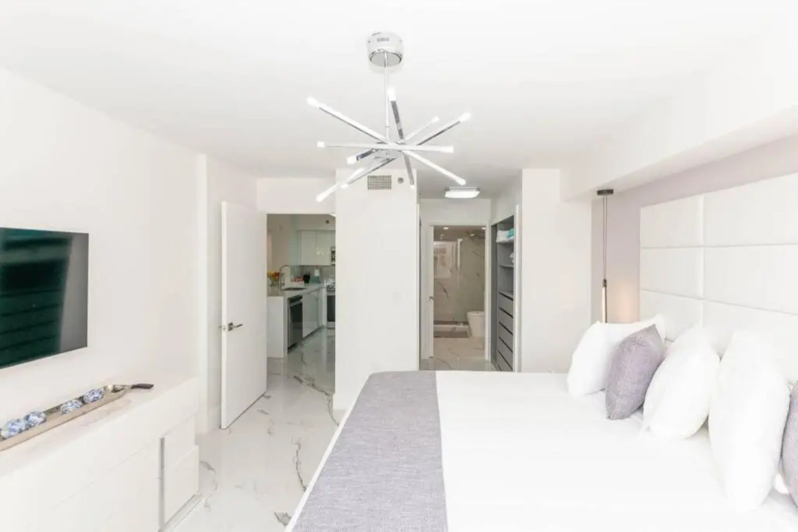 Yacht Club at Aventura Lux 2 Bed 2 Bath Brand New 2021