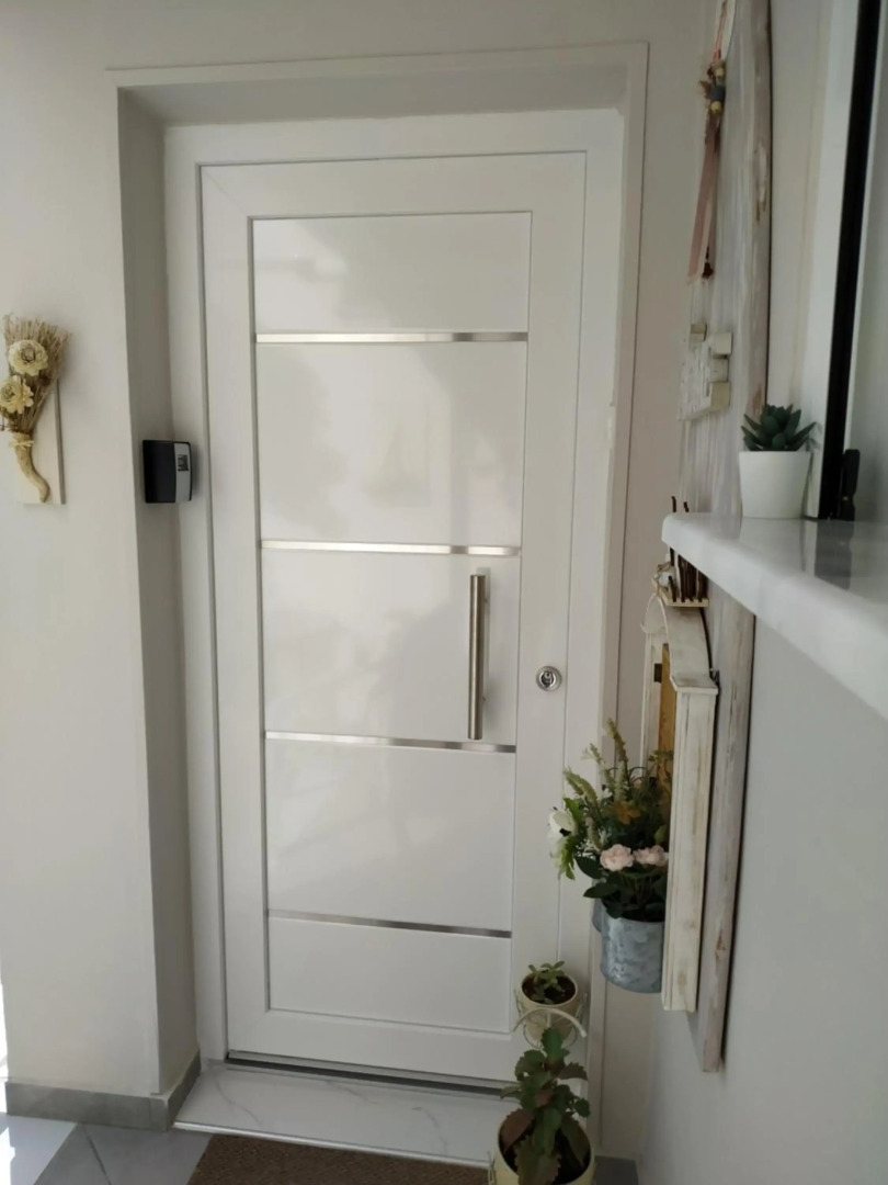 Mary's Dreamy Maisonette