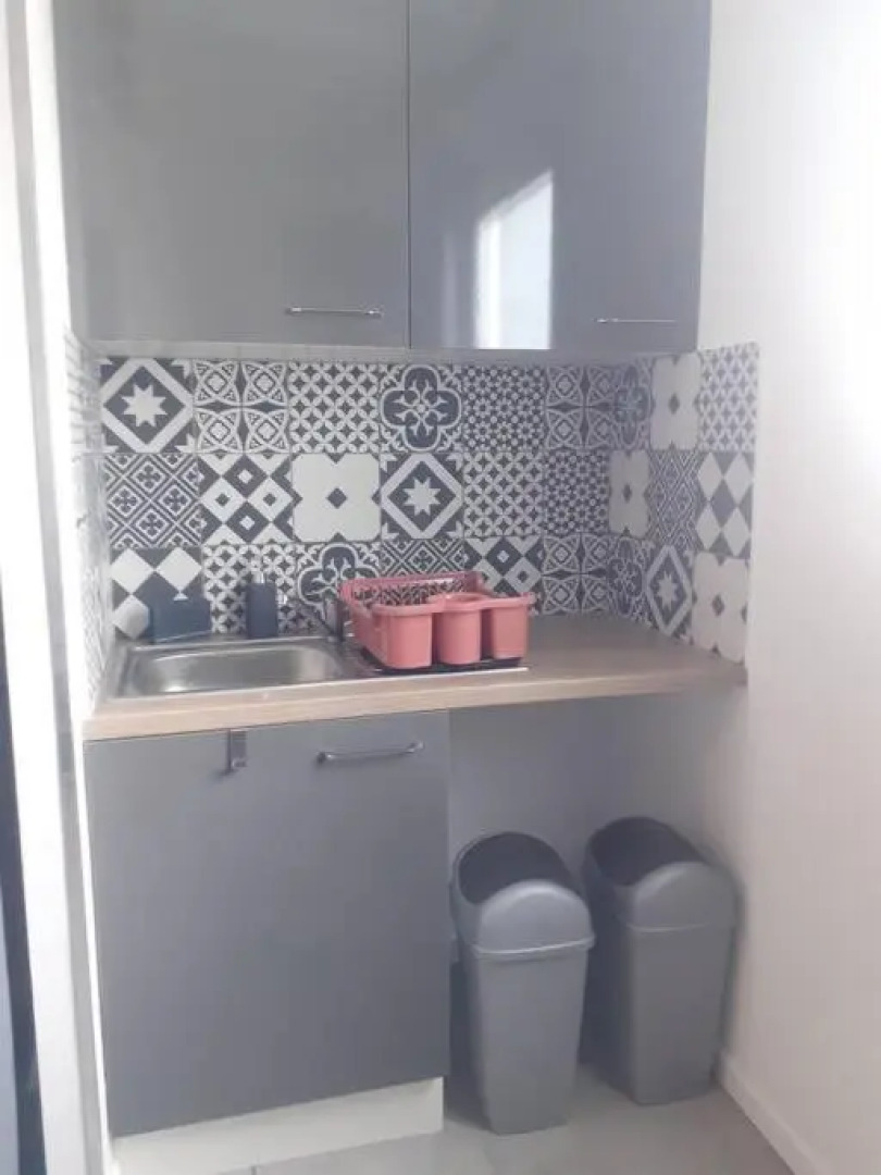 Zarlor magnifique t2 rénové proche clinique