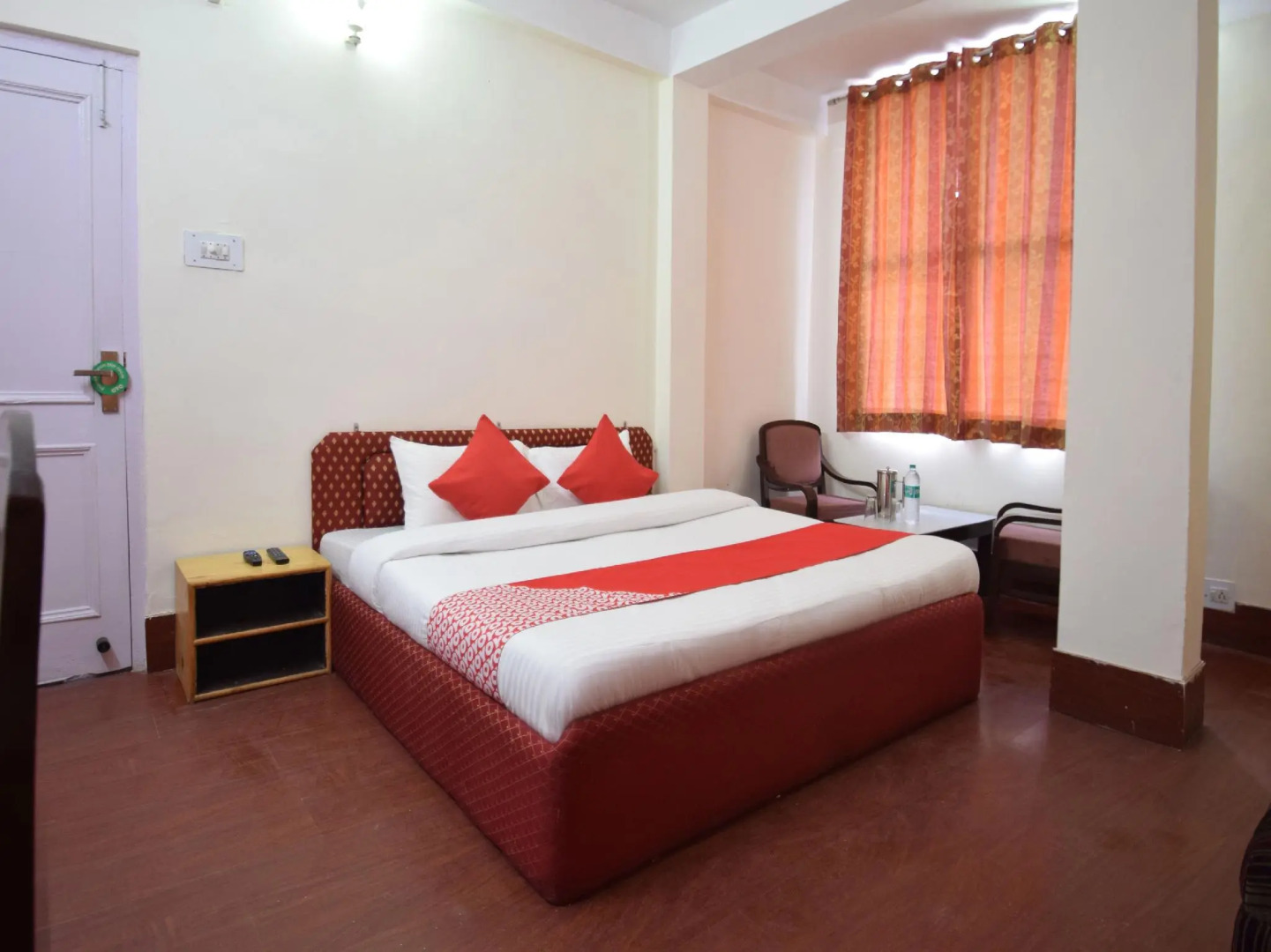 Capital O 11741 Hotel Nest