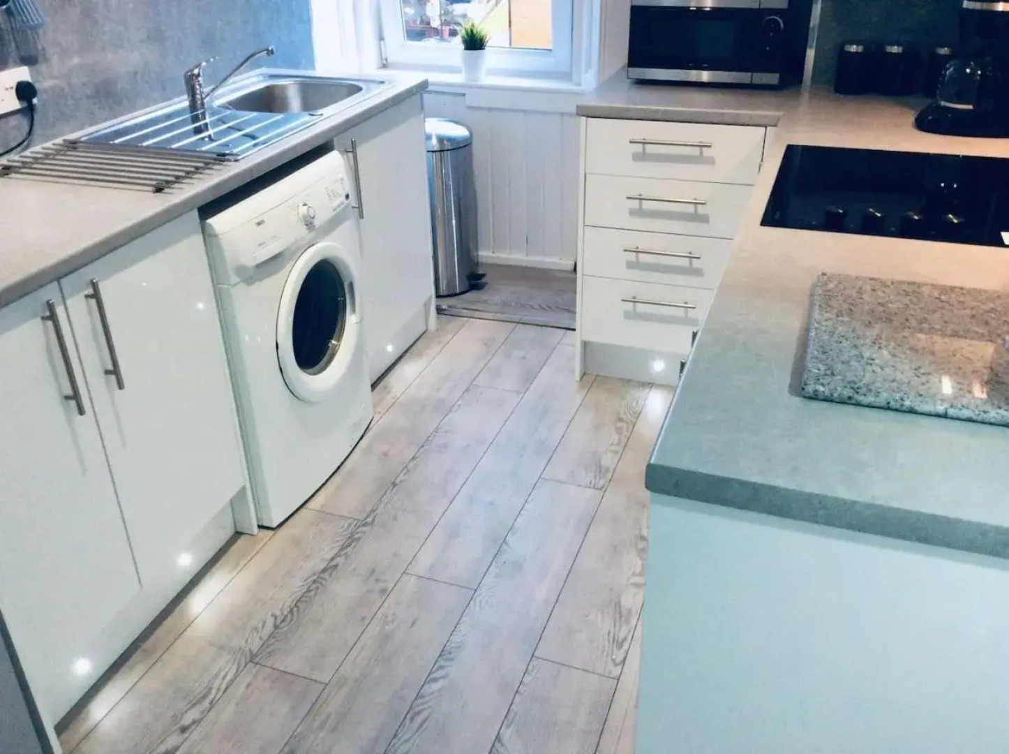 The Lion'S Den On Royal Street