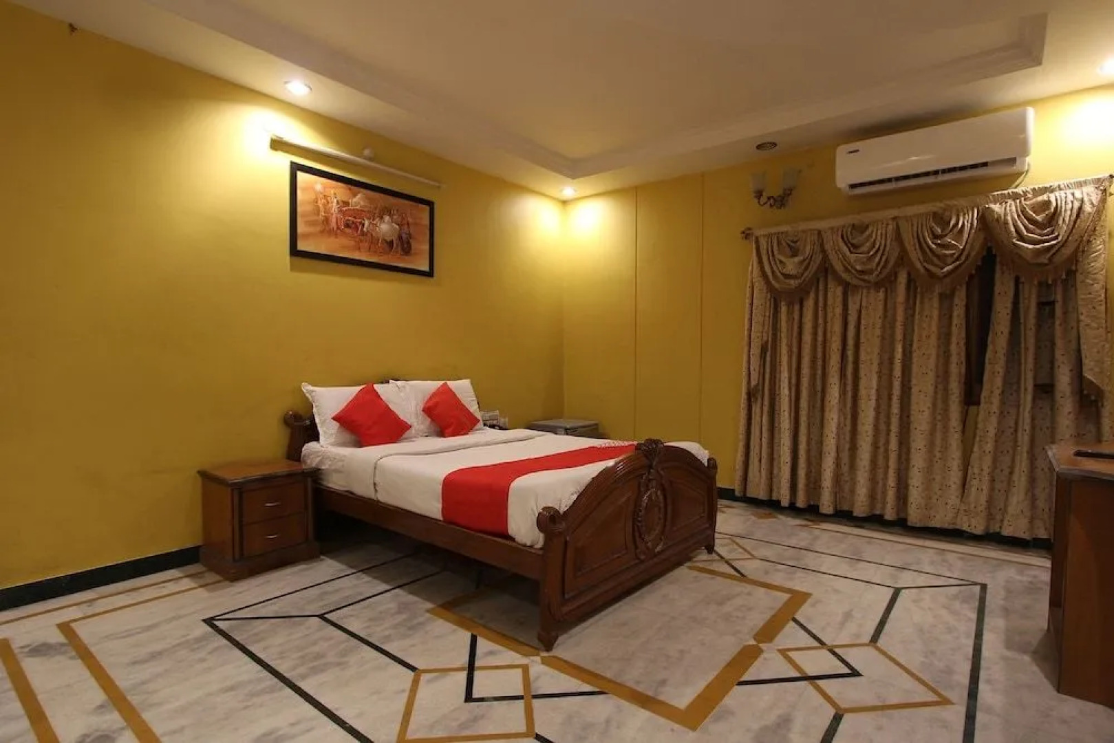 Oyo 35457 Hotel Kubera Palace