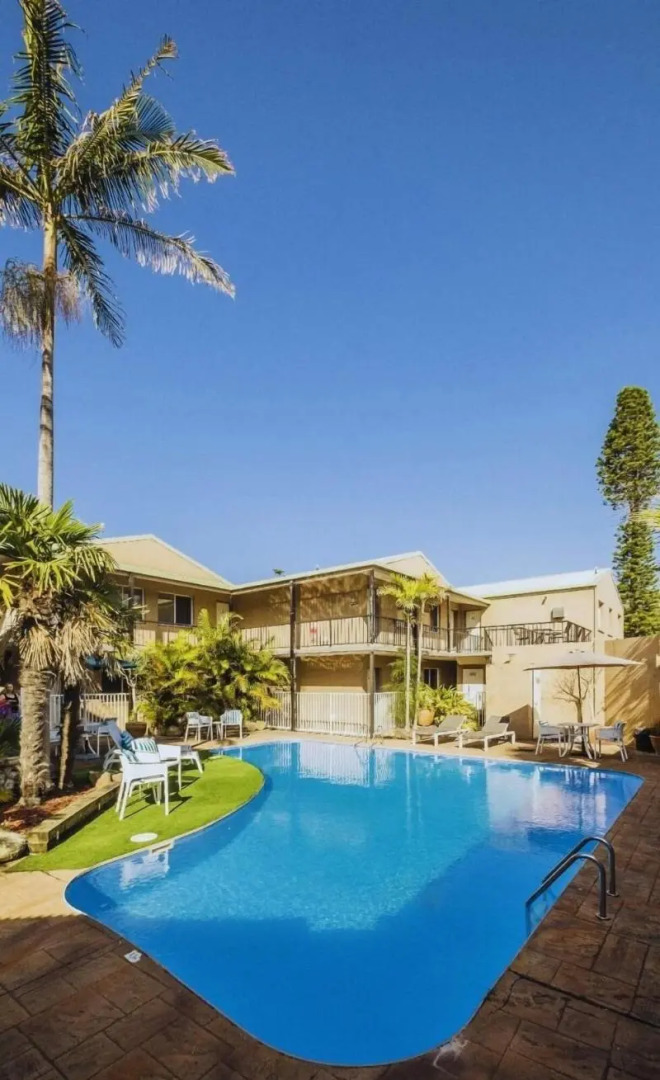 Mollymook Shored Hotel