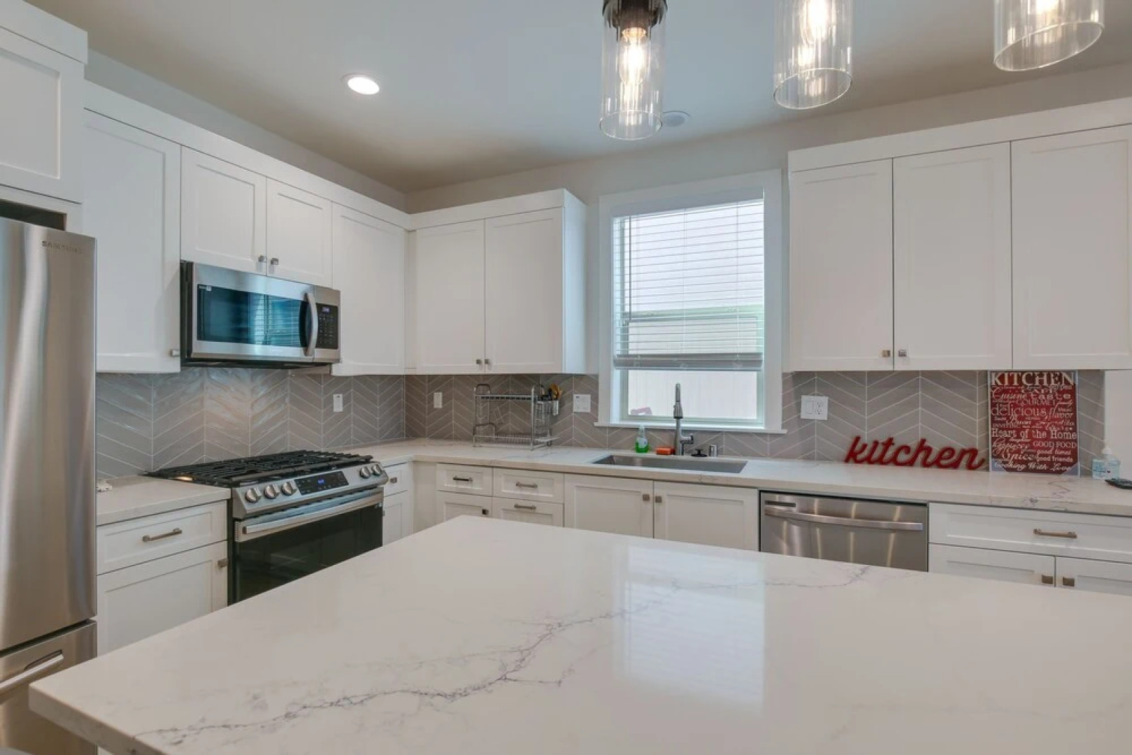 Pet-friendly Paramount Home, 16 Mi to Los Angeles!