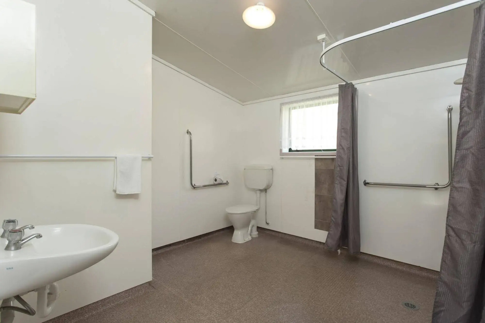 Opal Hot Springs & Holiday Park