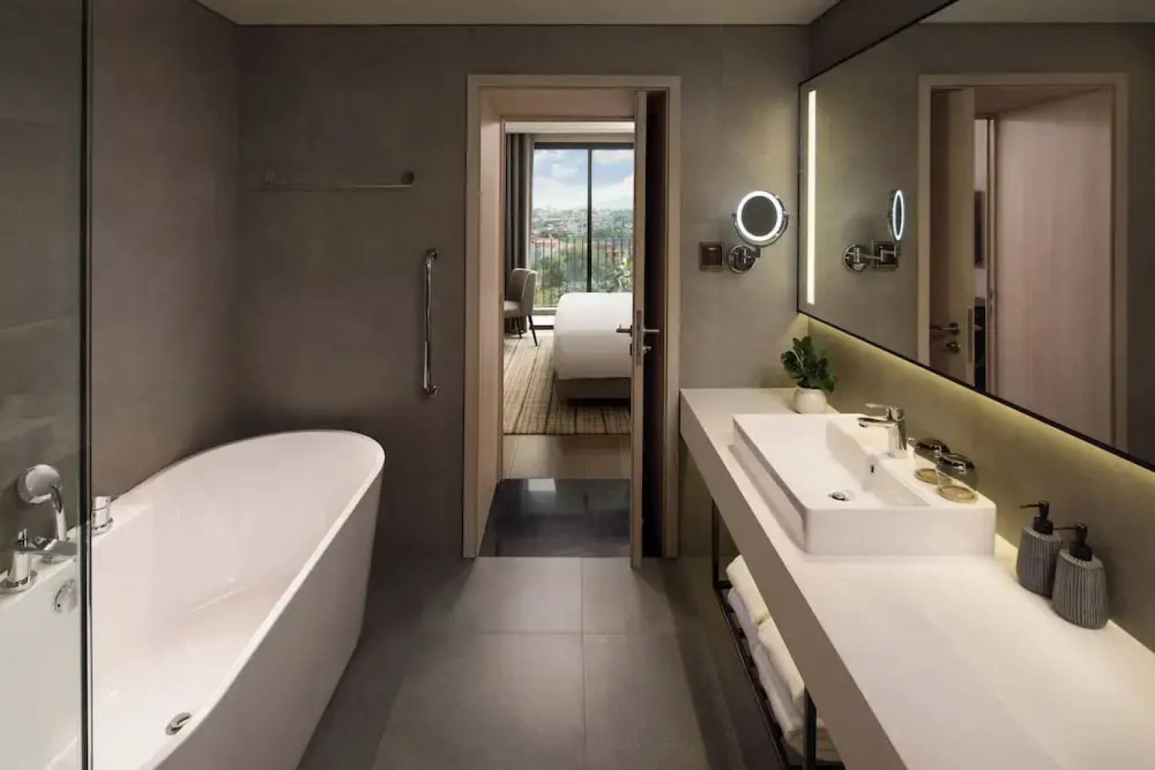 Modena by Fraser Vĩnh Yên