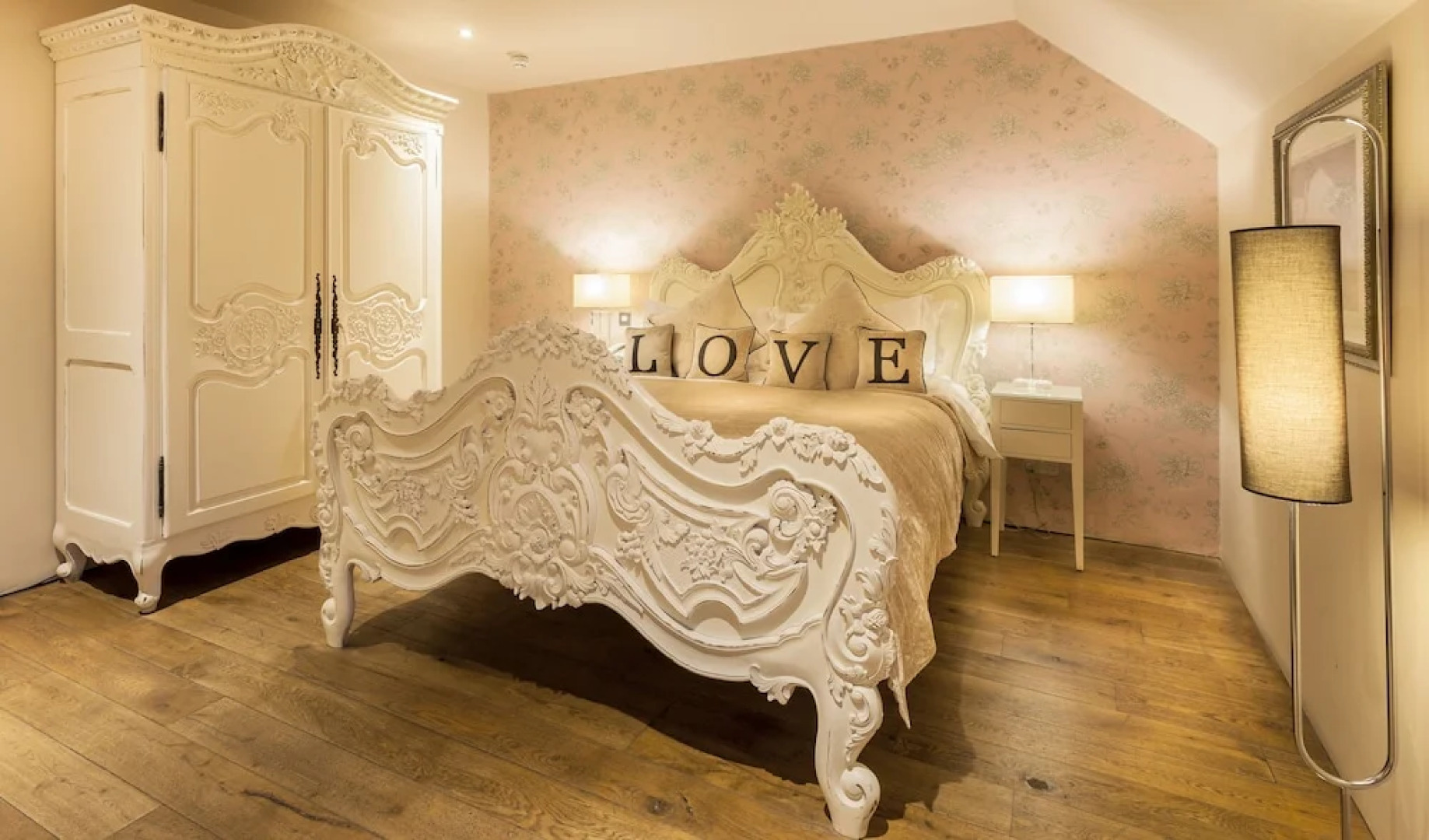 Glenskirlie House & Castle