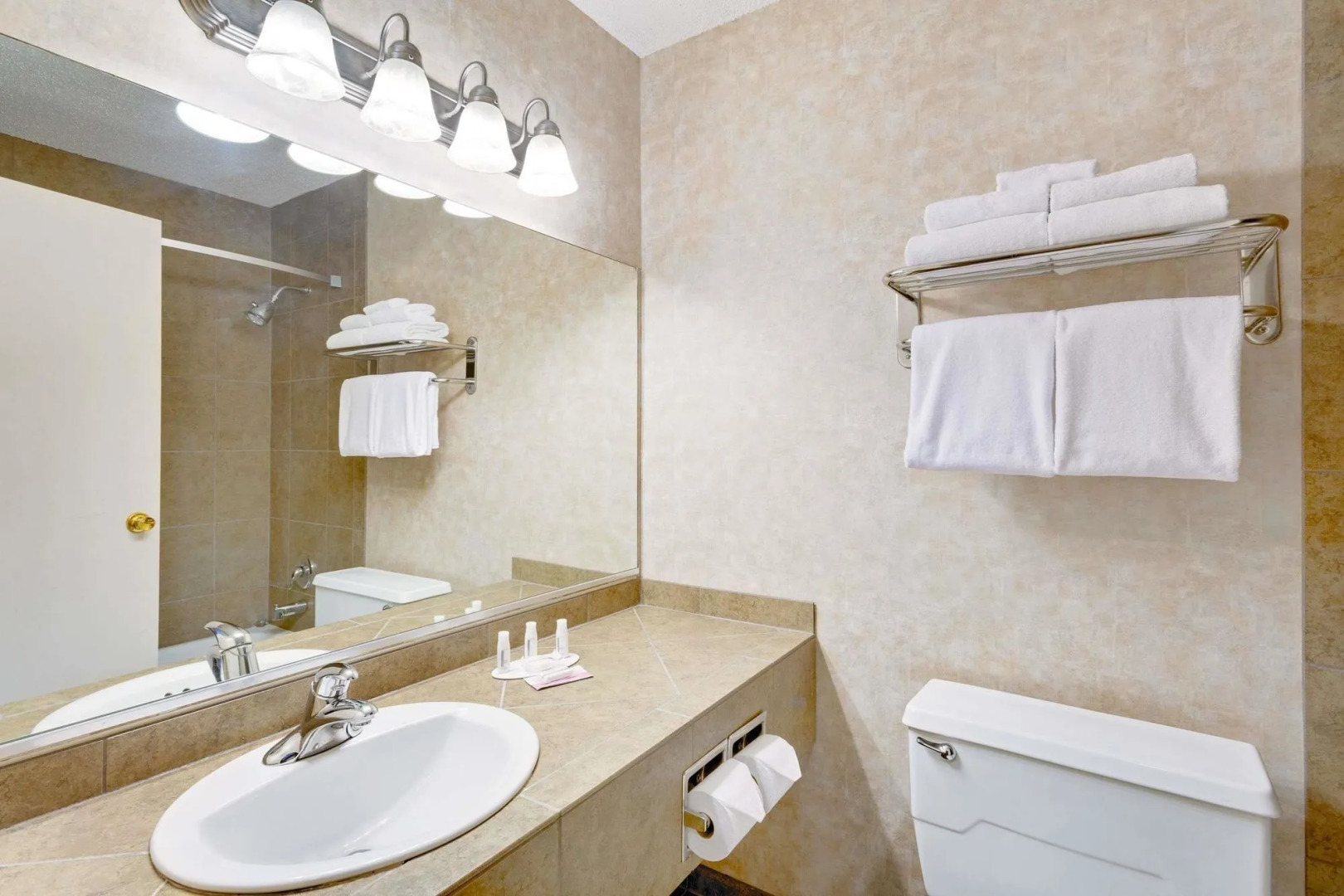 Ramada Hotel & Conference Center by Wyndham Mitchell