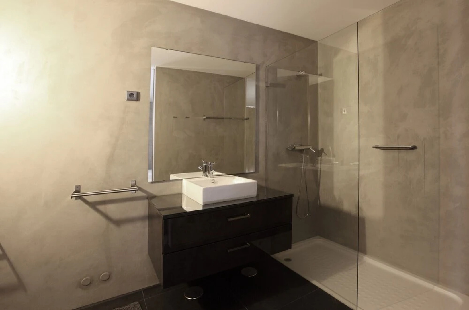 Pool Wifi Parking Fireplace Mystay