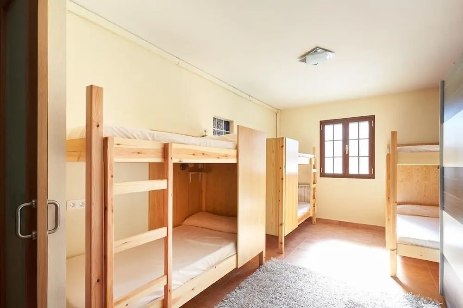 Alojamientos Acá y Allá - Hostel