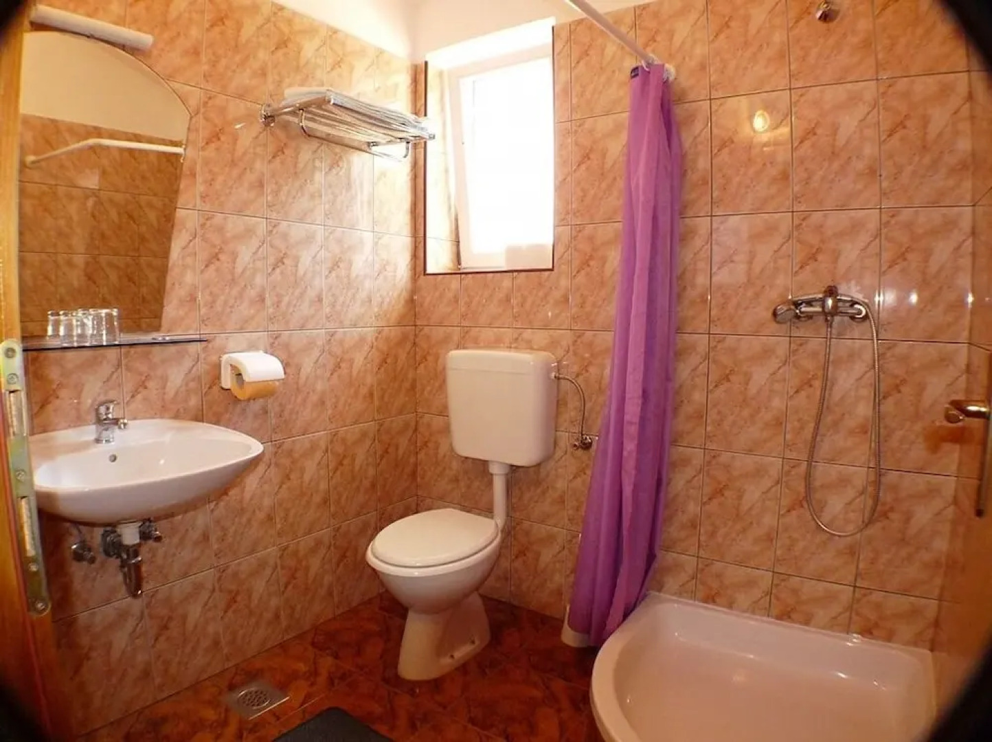 Hotel Hilde Yellow House