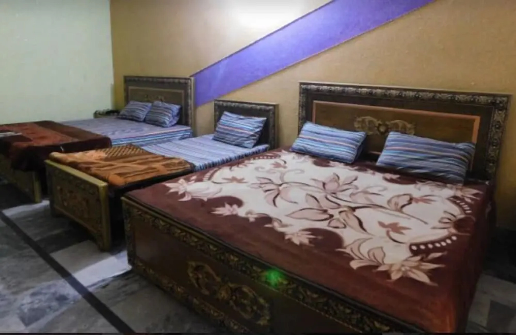 Hotel Pine Breeze And Restaurant