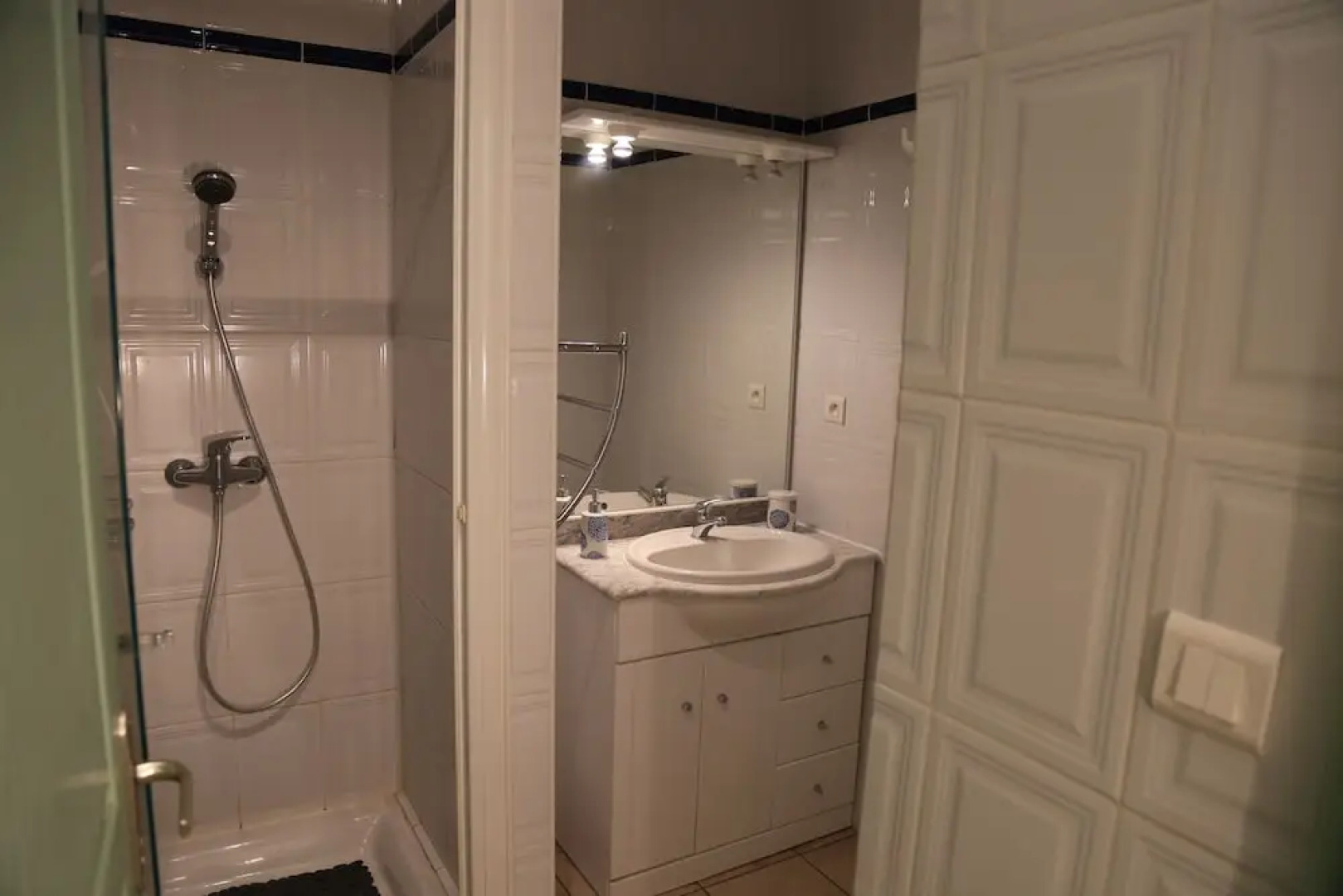 Les Pieds Dand L'Eau