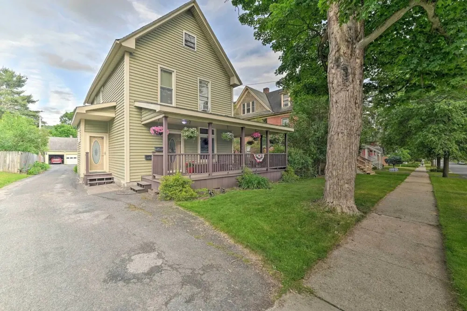 Quiet Oneonta Home - Walk to Historic Dtwn!