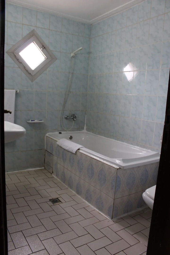 Tou'Ngou Hotel