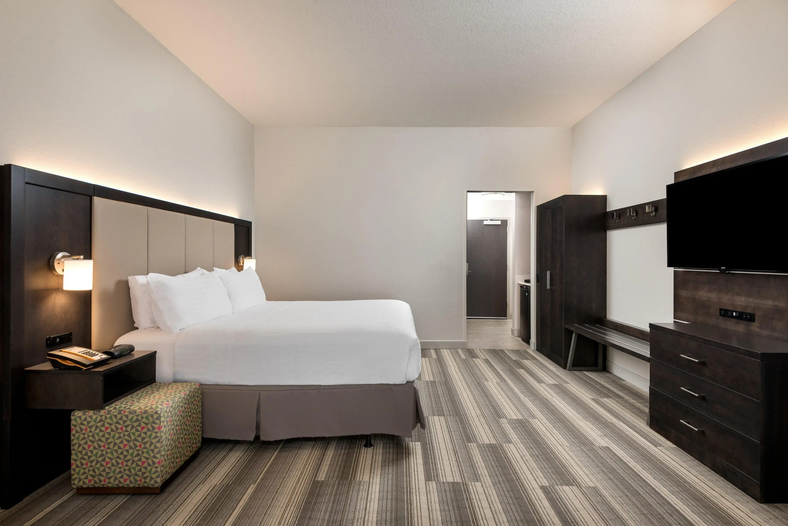 Holiday Inn Express & Suites Lakeland South by IHG