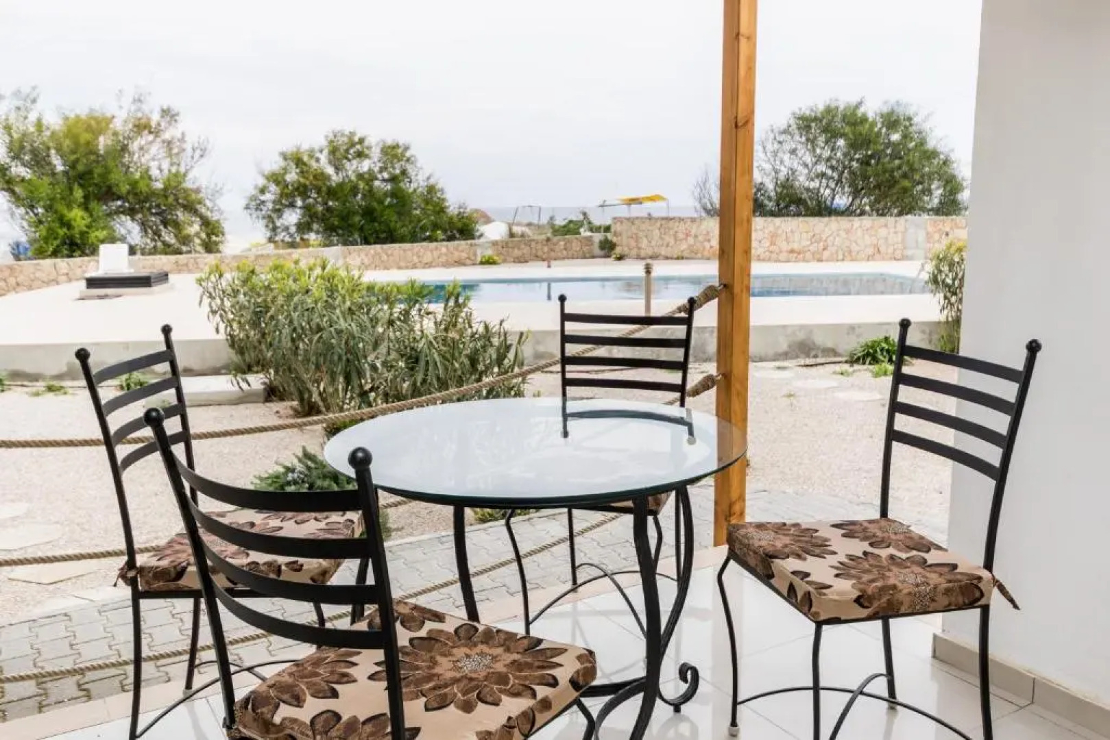 Spacious Three-Bedroom Apartment with Sea View A3