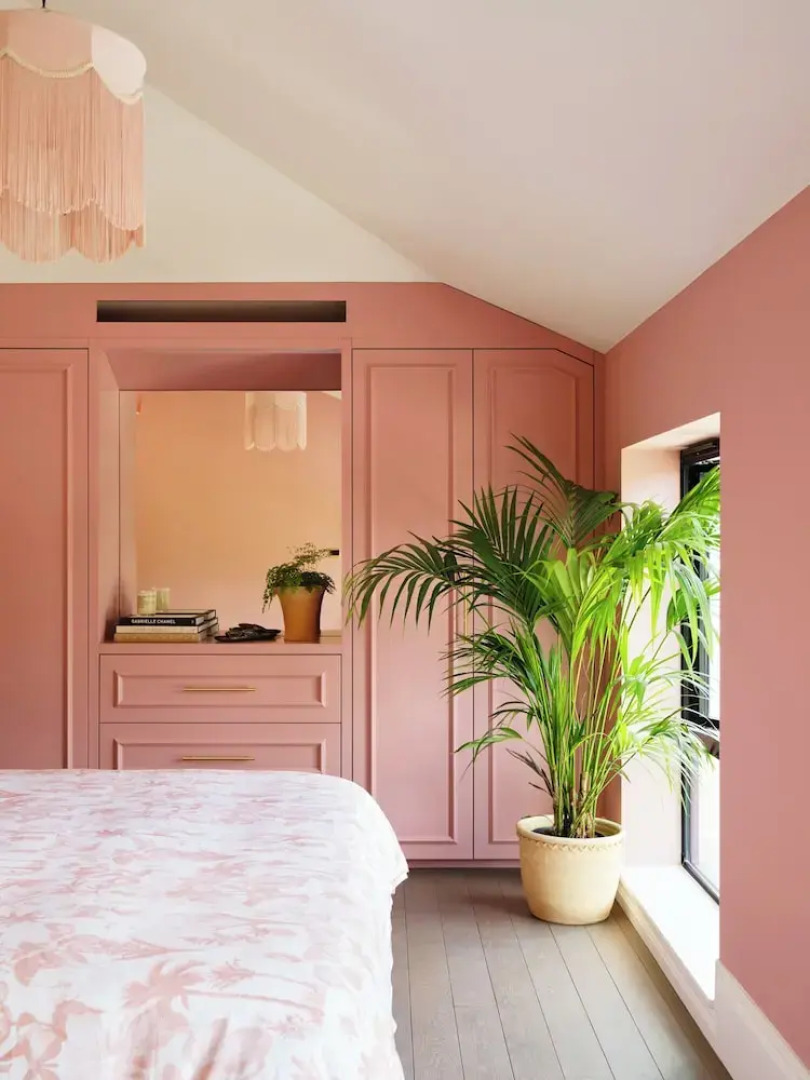 Thames Mansion - River View