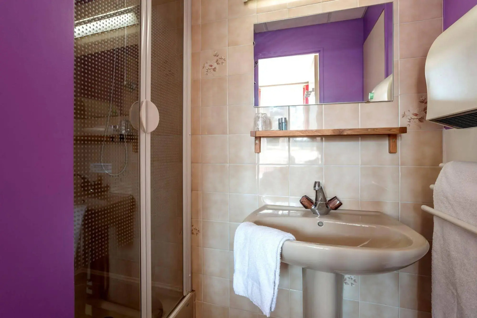 Domaine des Cèdres : Logis Hôtel, Résidence, Gîtes et Insolites