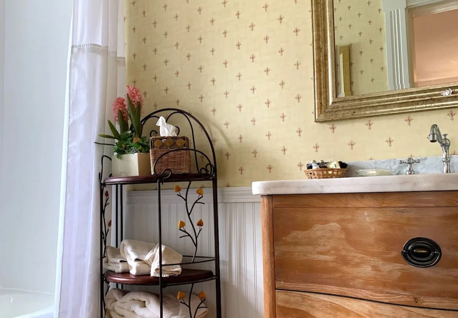 Youngtown Inn & Restaurant