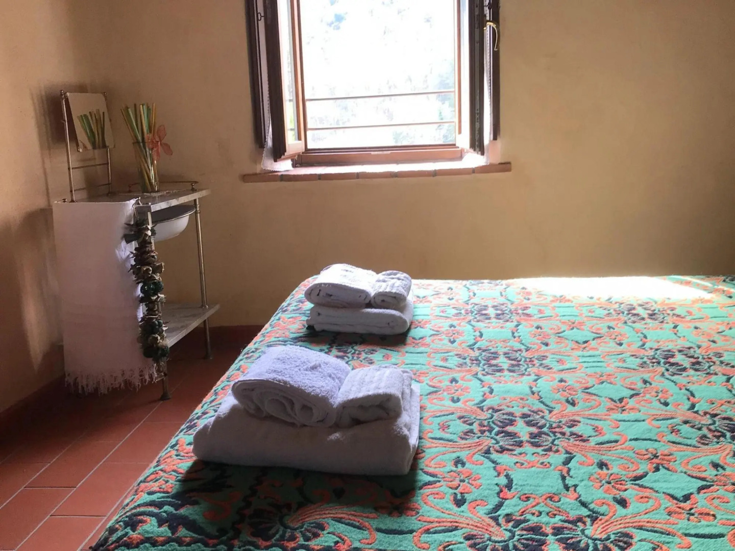 Graceful Cottage in Vergemoli with Private Fenced Garden