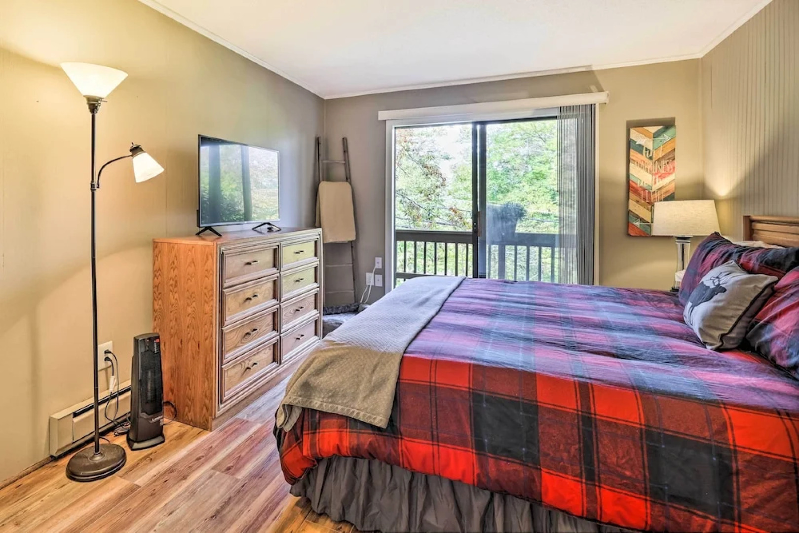 Pet-friendly Condo: Walk to Beech Mtn Resort!