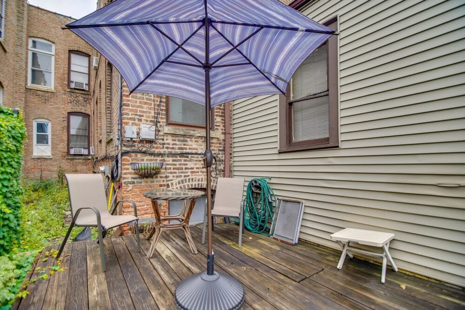Historic Townhome in Oak Park w/ Backyard!