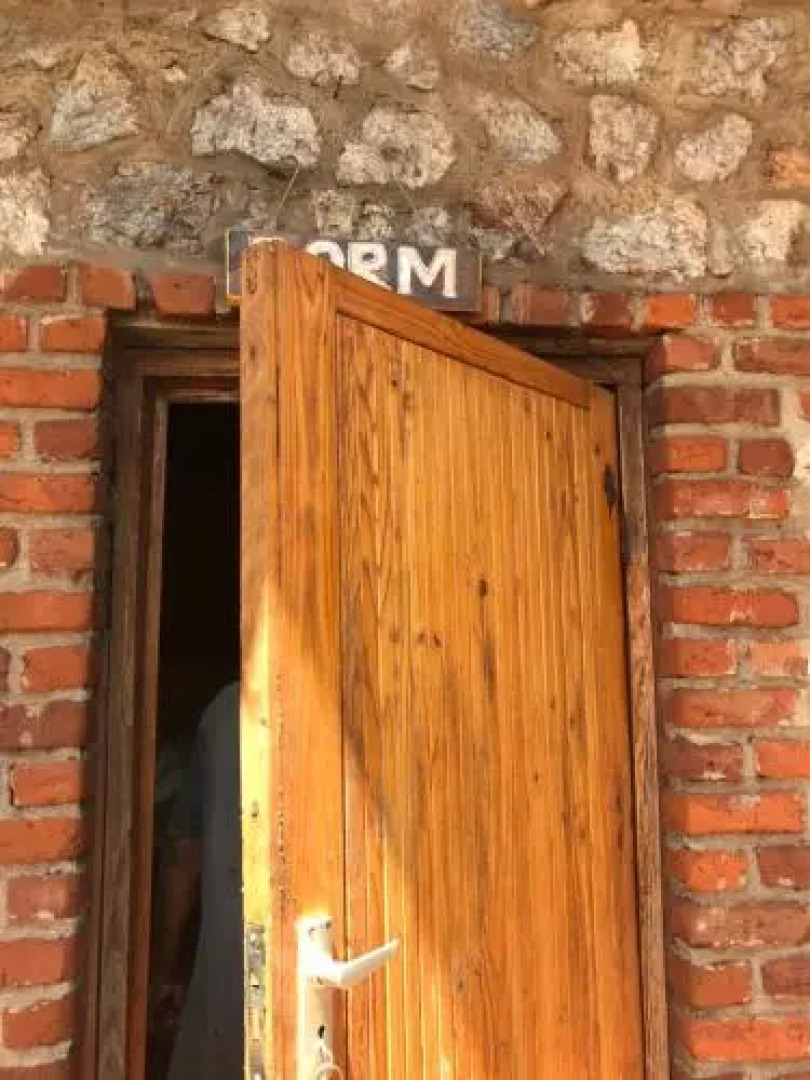 Dean’s Hill View Lodge