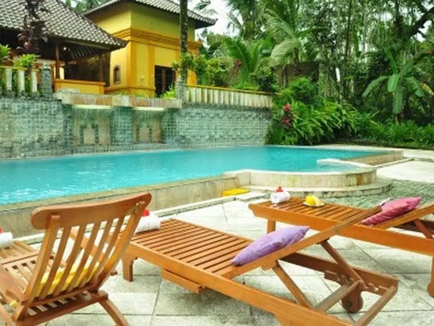 Raffles Holiday Hotel