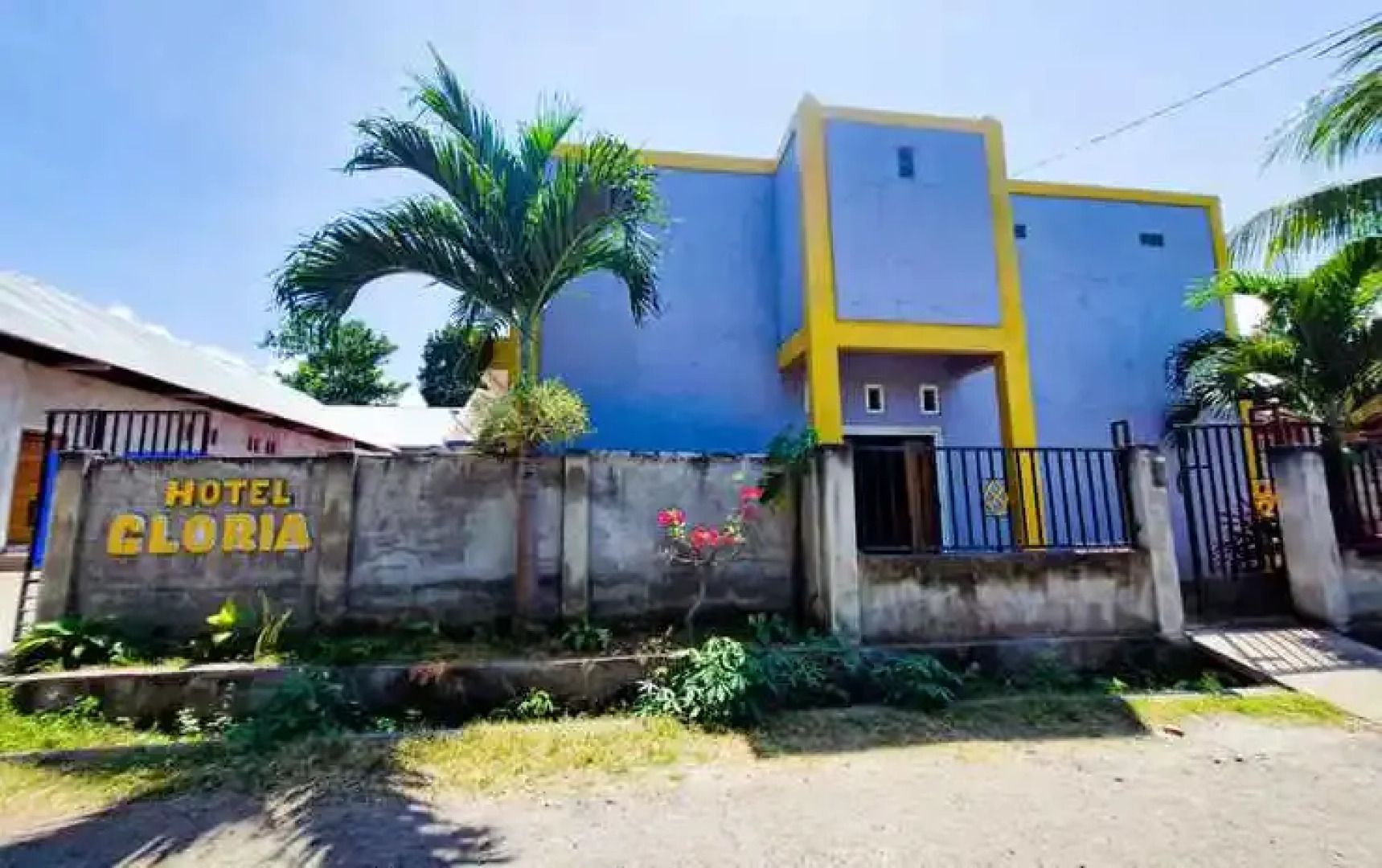 RedDoorz @ Hotel Gloria Borong Labuan Bajo