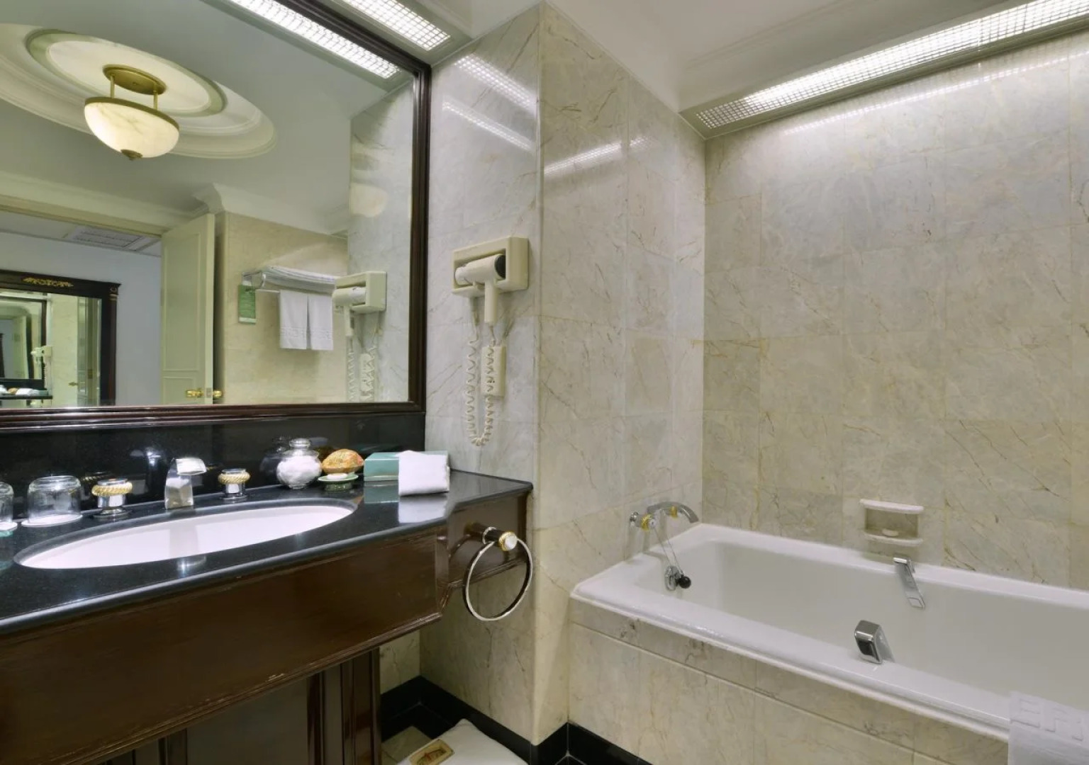 Evergreen Laurel Hotel Bangkok