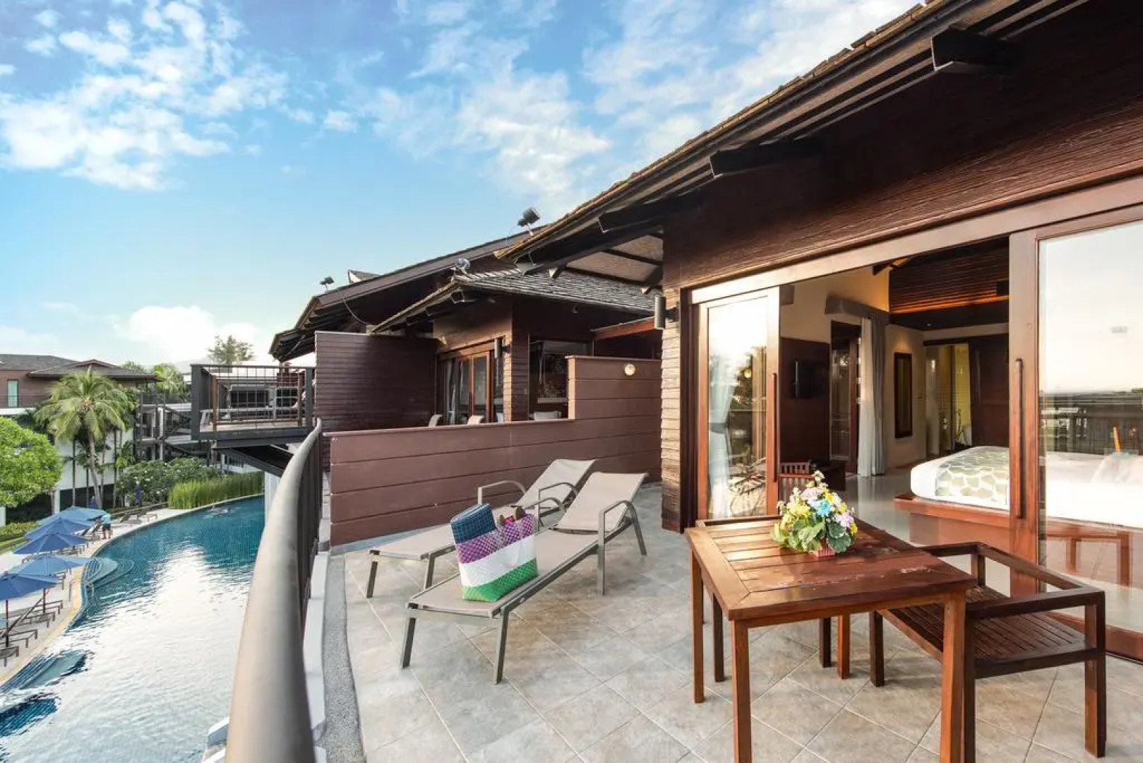 Holiday Ao Nang Beach Resort, Krabi