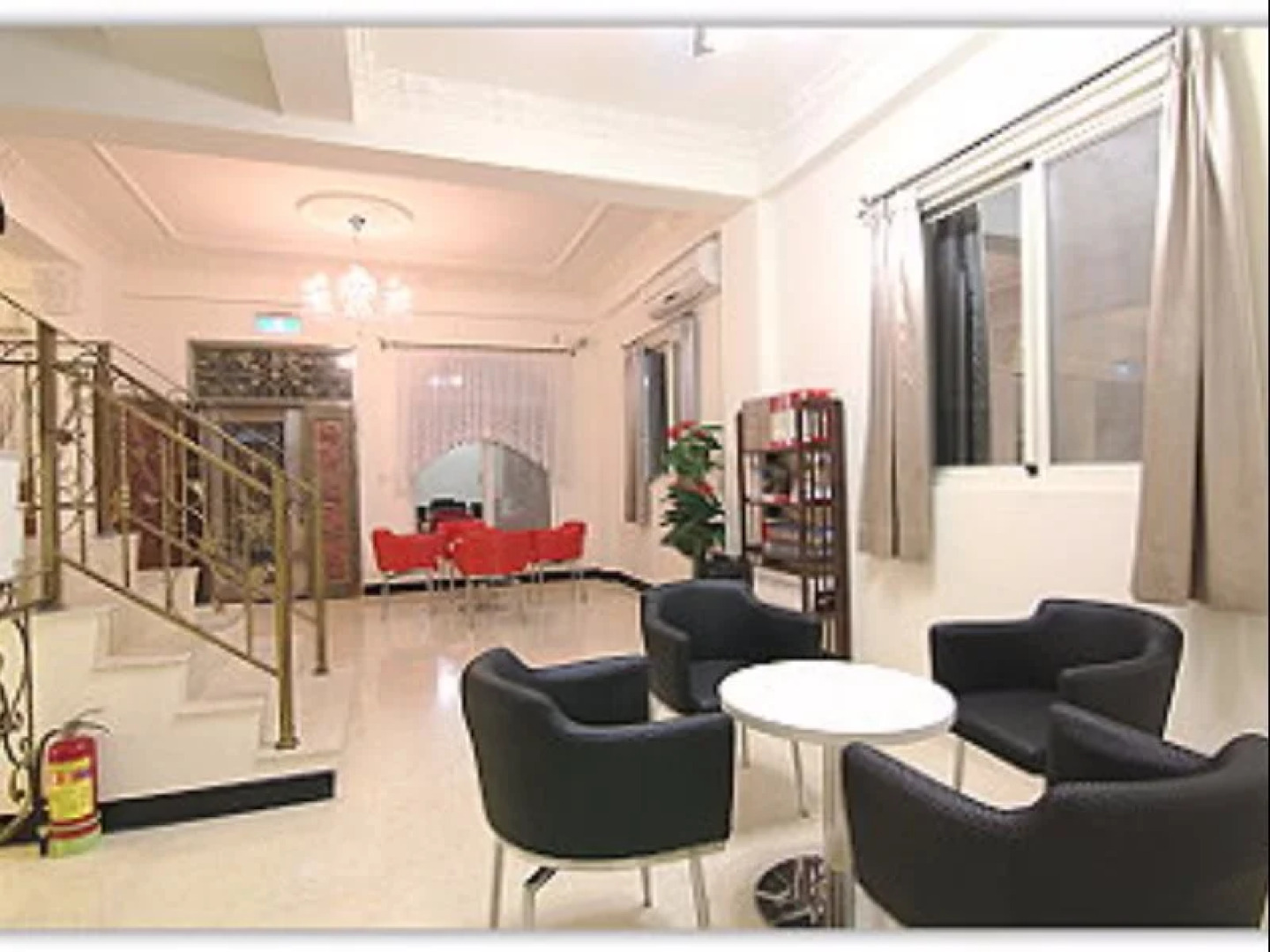 Four Seasons Duke Hostel