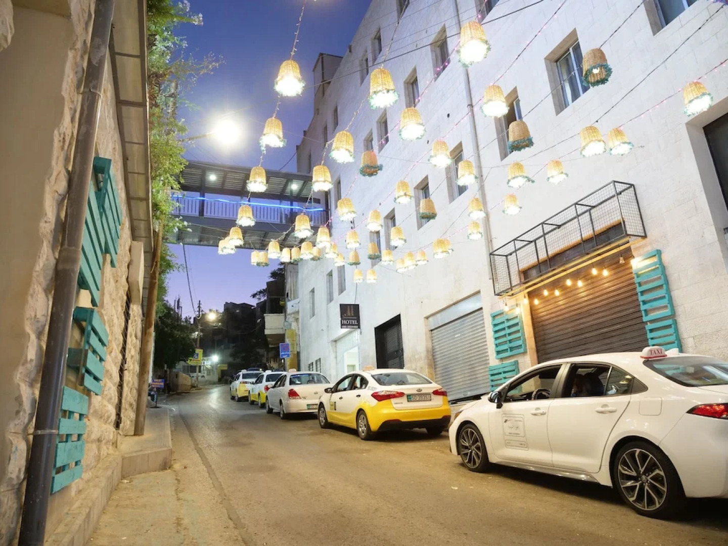 Twins Downtown Hotel