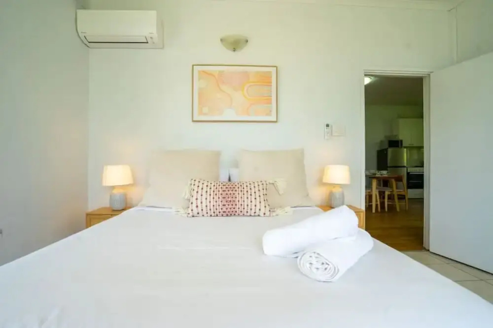 NIGHTCLIFF RETREAT -  Stylish 2BR Apt