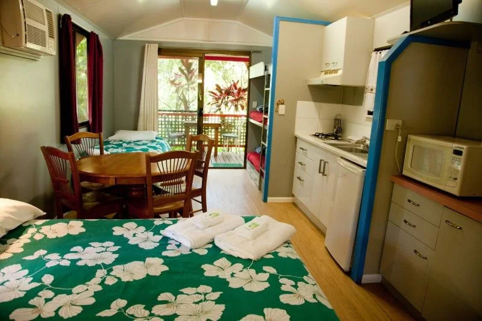 Lake Eacham Caravan Park & Self-Contained Cabins