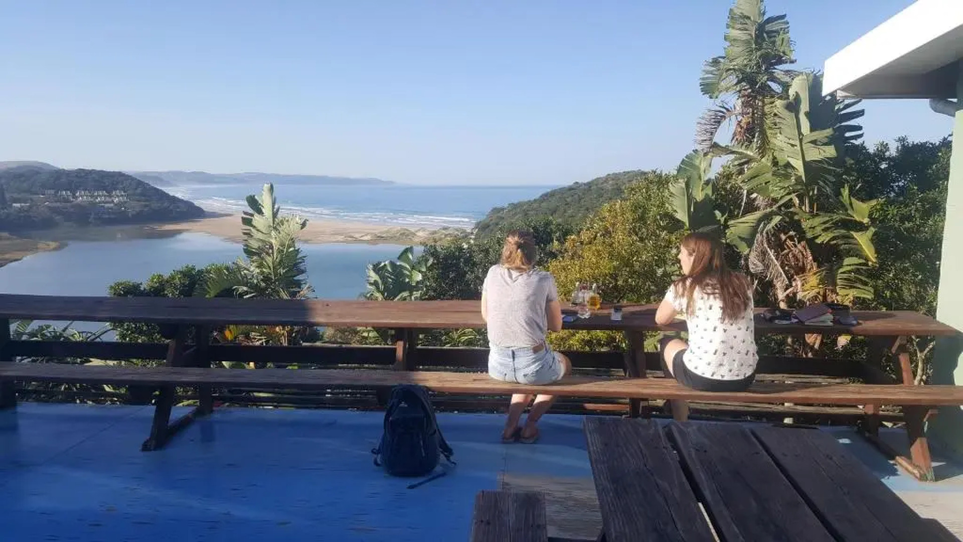 Buccaneers Lodge & Backpackers