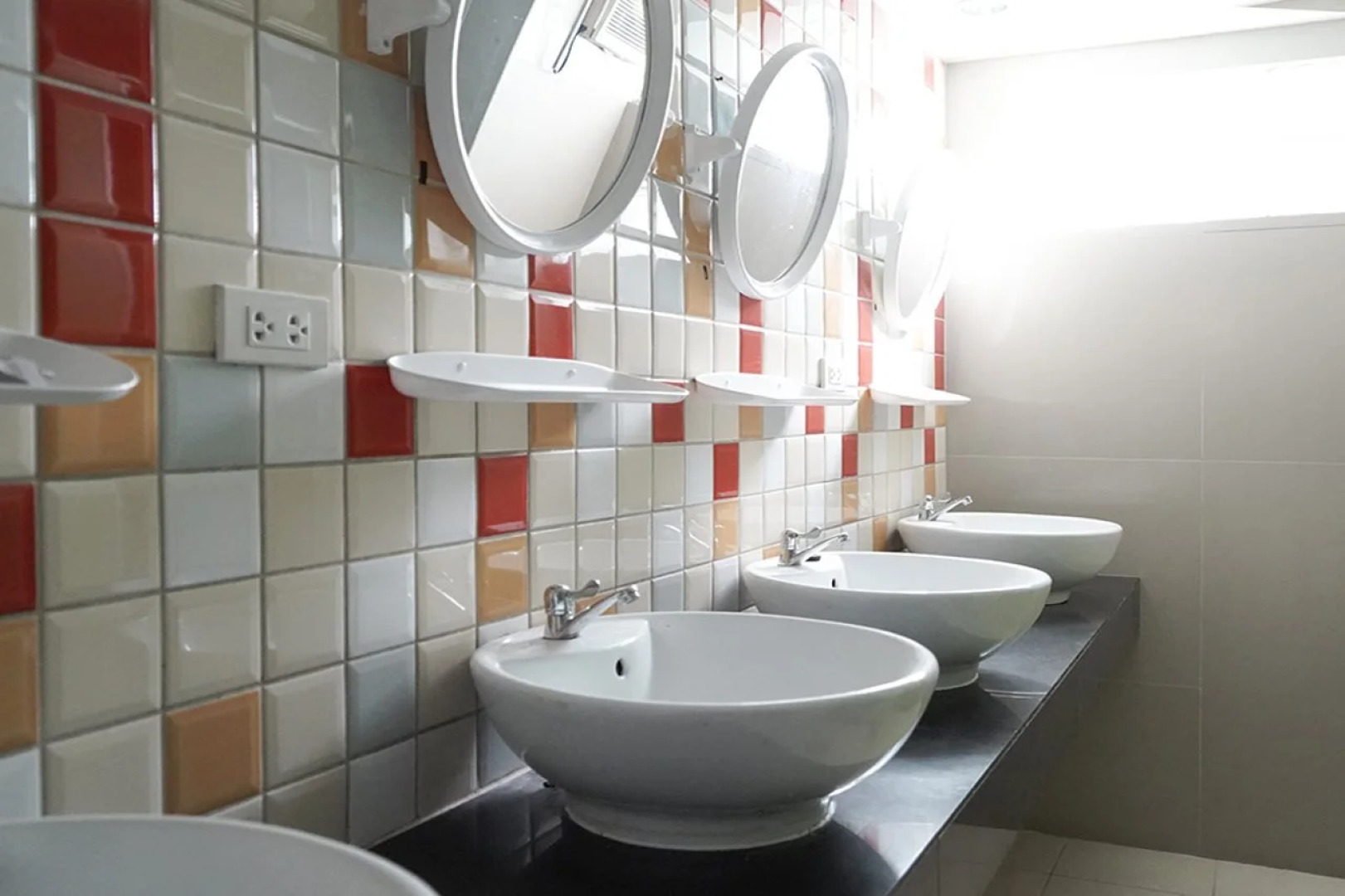 RQ Bangkok Sukhumvit 50 by Collection O