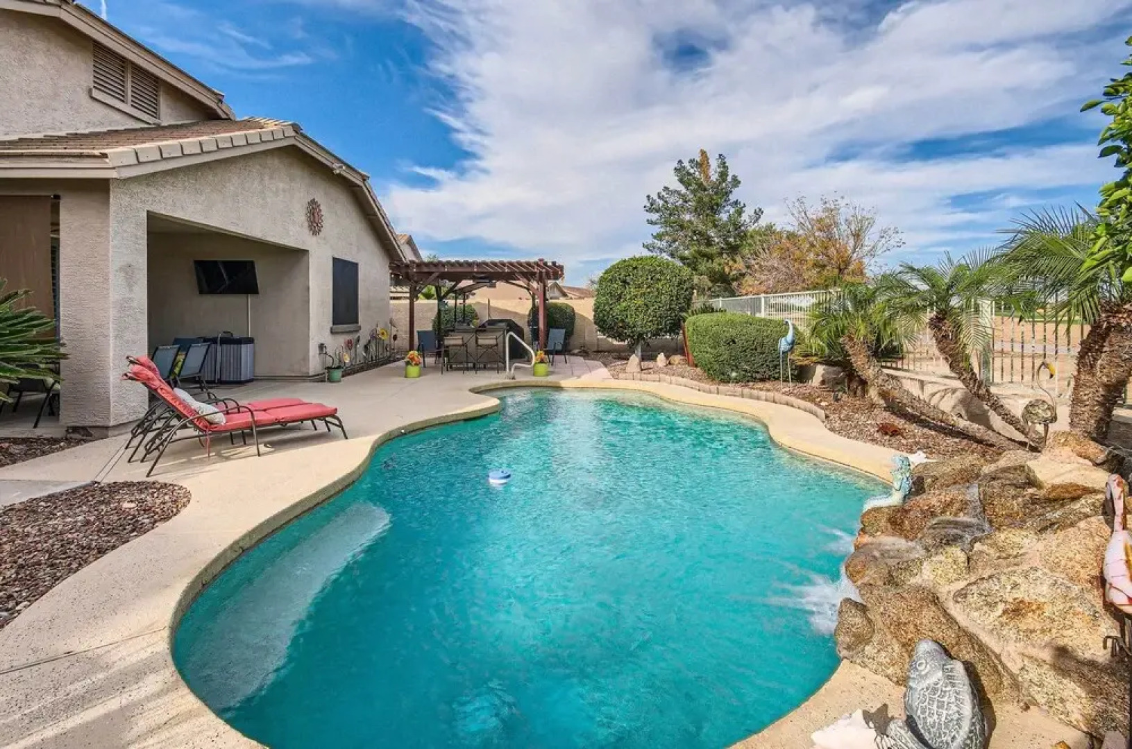 Heated Pool, Gas Grill & Yard: Phoenix Retreat!