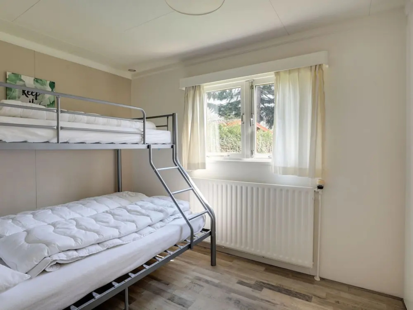 Cozy Wooden Chalet with Privacy near Nature