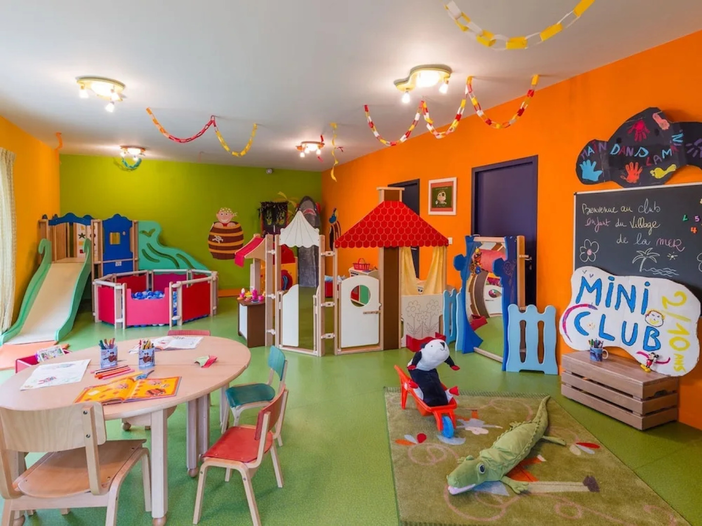 Well-kept Apartment, With Dishwasher, 7 km. From the Beach